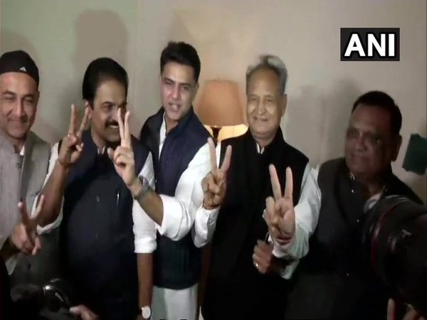Sachin Pilot and Ashok Gehlot celebrating in Delhi Sachin Pilot and Ashok Gehlot celebrating in Delhi