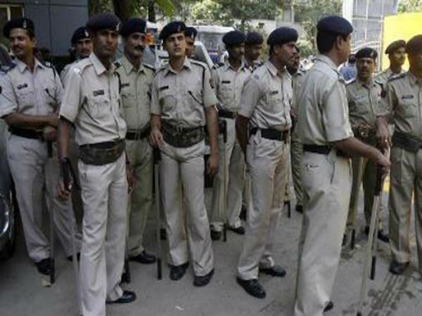 SP, BJP leaders come to blows on live TV debate SP, BJP leaders come to blows on live TV debate
