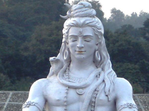 Hindu Temple vandalised in Bangladesh during clashes Hindu Temple vandalised in Bangladesh during clashes