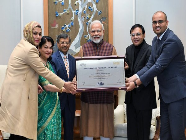 Prime Minister Modi receives Philip Kotler award. Courtesy: @PMOIndia Prime Minister Modi receives Philip Kotler award. Courtesy: @PMOIndia