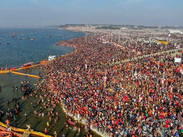 The auspicious holy dip