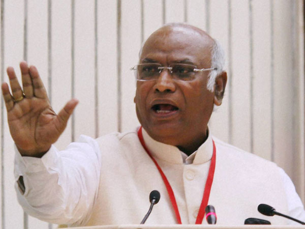 ‘Paying bribe to voters': Kharge