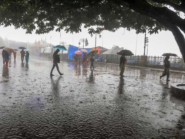Weather forecast for February 11: Light rains in Bengaluru, Chennai; dry weather in Delhi Weather forecast for February 11: Light rains in Bengaluru, Chennai; dry weather in Delhi