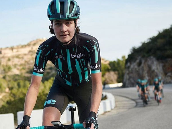 Women’s power: Female cyclist stopped midway in top race as she caught up with men competitors Women’s power: Female cyclist stopped midway in top race as she caught up with men competitors