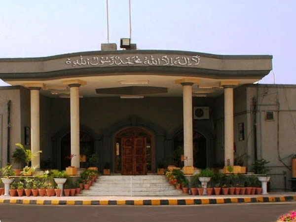 Court orders Pak govt to ensure protection of abducted Hindu girls Court orders Pak govt to ensure protection of abducted Hindu girls