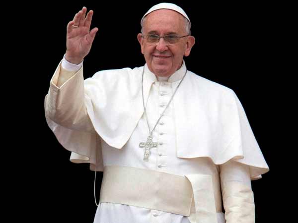 Pope celebrates Easter Sunday amid bloodshed in Sri Lanka Pope celebrates Easter Sunday amid bloodshed in Sri Lanka