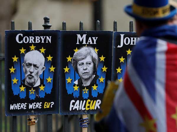 Brexit axe looms for 900 British office-holders in France Brexit axe looms for 900 British office-holders in France