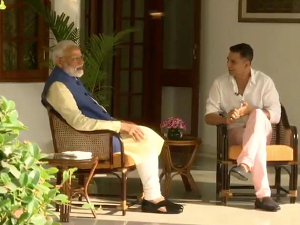 Watch interaction between PM Modi and Akshay Kumar Watch interaction between PM Modi and Akshay Kumar