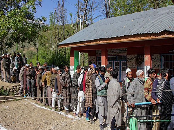 64% voter turnout of Kashmiri migrants in Anantnag LS seat 64% voter turnout of Kashmiri migrants in Anantnag LS seat
