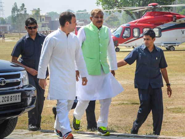 Plane carrying Rahul Gandhi to Patna forced to return to Delhi after engine trouble Plane carrying Rahul Gandhi to Patna forced to return to Delhi after engine trouble
