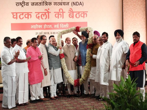 Amit Shah hosts diner for NDA allies Amit Shah hosts diner for NDA allies