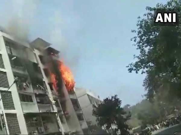 Mumbai: Fire breaks out after cylinder blast at apartment in Andheri; 2 injured Mumbai: Fire breaks out after cylinder blast at apartment in Andheri; 2 injured