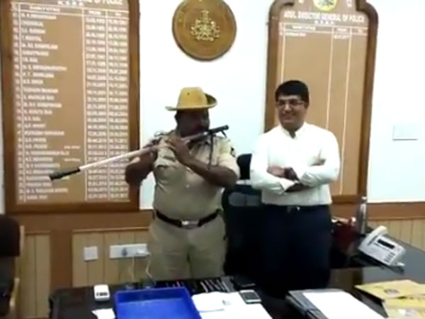 Watch: This head constable has converted his deadly fibre lathi into a flute Watch: This head constable has converted his deadly fibre lathi into a flute