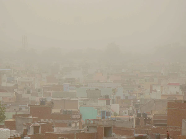 Dust storm & lightning claims 13 lives in UP Dust storm & lightning claims 13 lives in UP