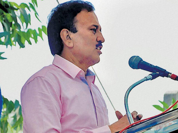 At least 25 Congress, NCP MLAs ready to jump ship claims BJP leader At least 25 Congress, NCP MLAs ready to jump ship claims BJP leader