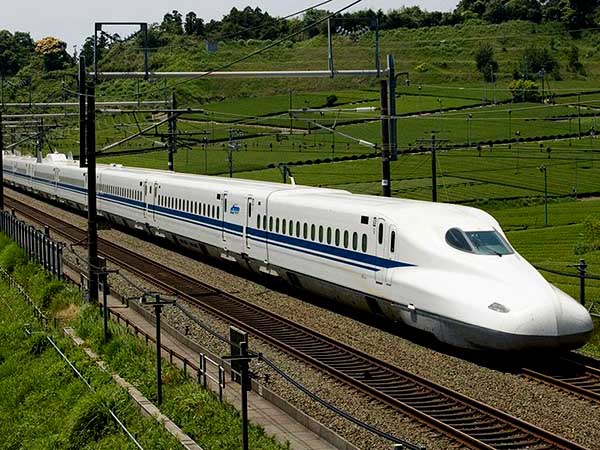 Stuck inside a tunnel for six hours: Passengers in this Barcelona bound train endure torrid time Stuck inside a tunnel for six hours: Passengers in this Barcelona bound train endure torrid time