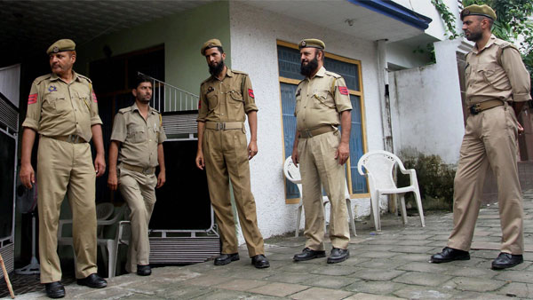 Kishtwar police appeal civilians to refrain from wearing army-pattern dresses Kishtwar police appeal civilians to refrain from wearing army-pattern dresses