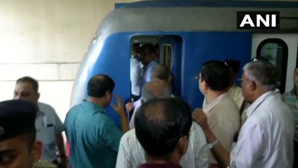 Safety Commissioner Railways inspected the metro train where man died in Park street Safety Commissioner Railways inspected the metro train where man died in Park street