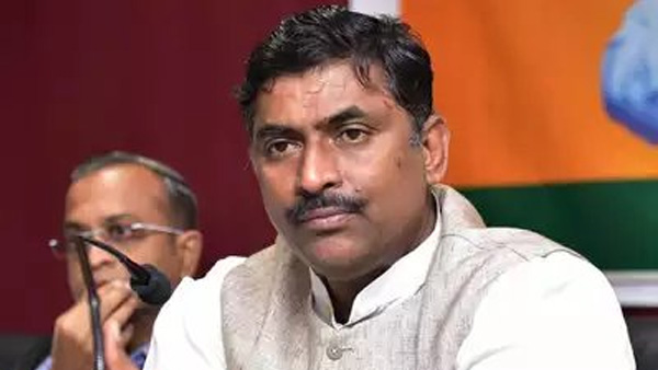 Expect BJP govt in Ktaka next week, says Muralidhar Rao Expect BJP govt in Ktaka next week, says Muralidhar Rao