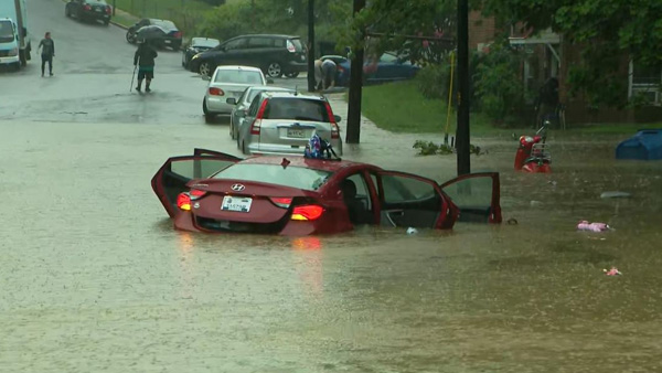 Washington hit by torrential rain, flash flooding and stranding drivers Washington hit by torrential rain, flash flooding and stranding drivers