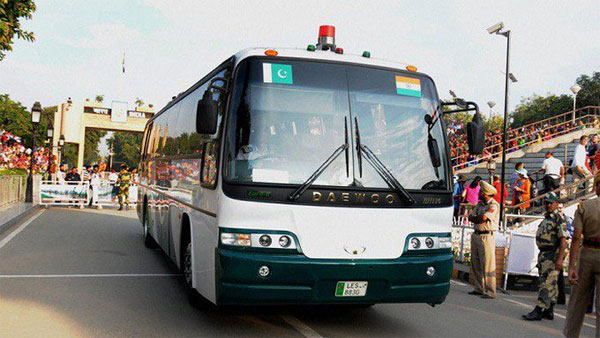 Pak bus for Lahore leaves Delhi on Saturday Pak bus for Lahore leaves Delhi on Saturday