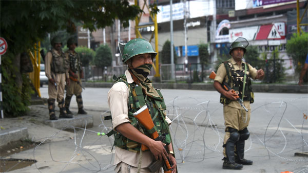 Restrictions re-imposed in Srinagar, stray protests reported Restrictions re-imposed in Srinagar, stray protests reported