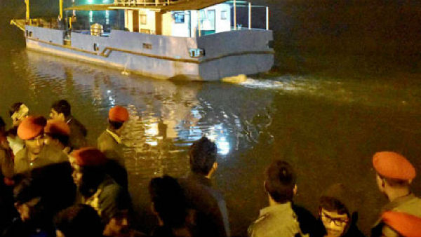 Two dead, many missing after boat capsize in Mahananda river Two dead, many missing after boat capsize in Mahananda river