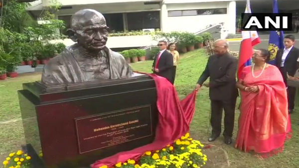 President Ram Nath Kovind unveils bust of Mahatma Gandhi in the Philippines President Ram Nath Kovind unveils bust of Mahatma Gandhi in the Philippines