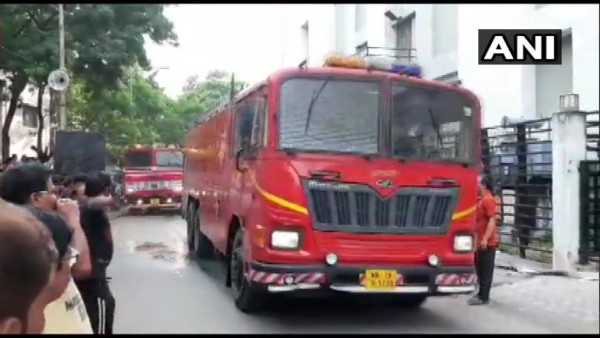 Kolkata Baisakhi mall ablaze amid the festive fervour, 9 fire tenders at the spot Kolkata Baisakhi mall ablaze amid the festive fervour, 9 fire tenders at the spot