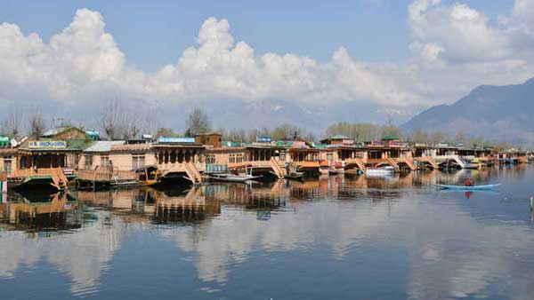 Travel restrictions lifted in J&K, wanderlust Bengalis eager to visit Kashmir Travel restrictions lifted in J&K, wanderlust Bengalis eager to visit Kashmir
