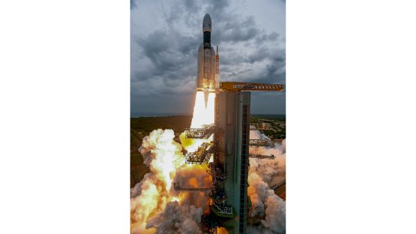 Chandrayaan-2 lifts off onboard GSLV Mk III-M1 launch vehicle Chandrayaan-2 lifts off onboard GSLV Mk III-M1 launch vehicle