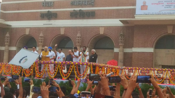 Amit Shah flags off Run for Unity to commemorate Patels birth anniversary Amit Shah flags off Run for Unity to commemorate Patels birth anniversary