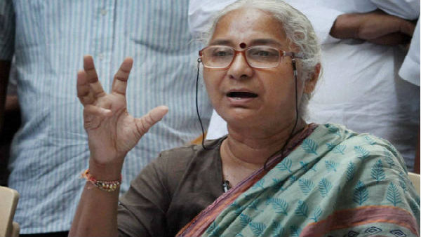 Patkar gets passport office notice on pending cases;cries foul Patkar gets passport office notice on pending cases;cries foul