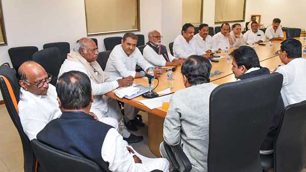 Cong, NCP likely to hold talks in Delhi for tie-up with Sena Cong, NCP likely to hold talks in Delhi for tie-up with Sena