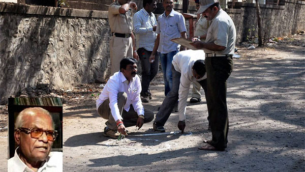 Police officials investigate the spot where Veteran CPI leader Govind Pansare (inset) was shot at near his home at Sagarmala in Kolhapur, Maharashtra Police officials investigate the spot where Veteran CPI leader Govind Pansare (inset) was shot at near his home at Sagarmala in Kolhapur, Maharashtra