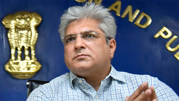 Transport minister monitors implementation of Odd-even scheme: Transport minister monitors implementation of Odd-even scheme: