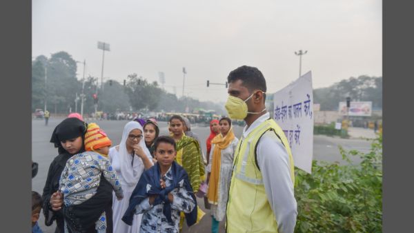 A volunteer wearing mask