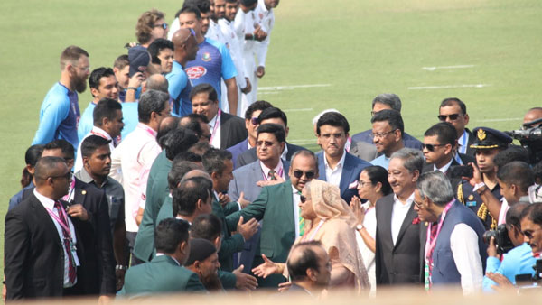Eminent personalities and dignatories came to witness athe historical match: Eminent personalities and dignatories came to witness athe historical match: