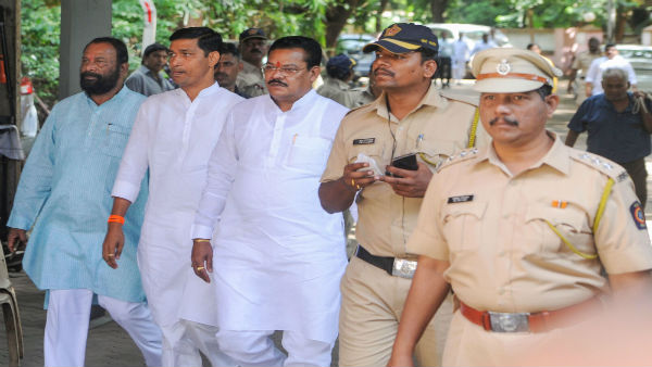 Shiv Sena MLAs asked to carry official IDs on Friday meeting at Uddhav Thackerays residence Shiv Sena MLAs asked to carry official IDs on Friday meeting at Uddhav Thackerays residence