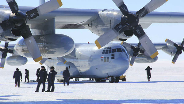 Chile military plane with 38 on board disappears en-route to Antarctica Chile military plane with 38 on board disappears en-route to Antarctica