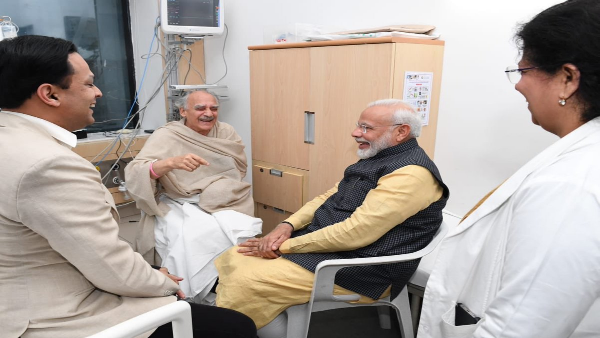PM Modi meets Arun Shourie PM Modi meets Arun Shourie