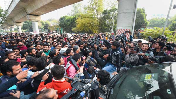 CAA: SC gives protesting Jamia students an earful CAA: SC gives protesting Jamia students an earful