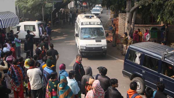 Unnao rape victims last rites to be performed today as family refuses to cremate body Unnao rape victims last rites to be performed today as family refuses to cremate body