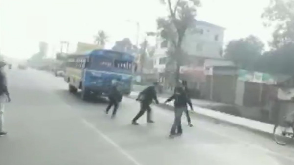 Bharat Bandh: Sporadic incident of violence noticed across Bengal Bharat Bandh: Sporadic incident of violence noticed across Bengal