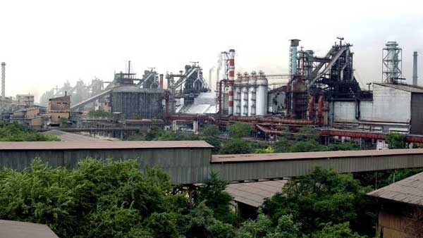 Chhattisgarh: 6 including senior official fall ill after toxic gas leak in Bhilai steel plant Chhattisgarh: 6 including senior official fall ill after toxic gas leak in Bhilai steel plant