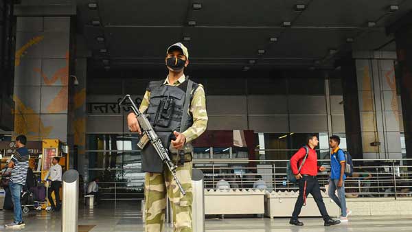 J&K cops out, CISF in at airports J&K cops out, CISF in at airports