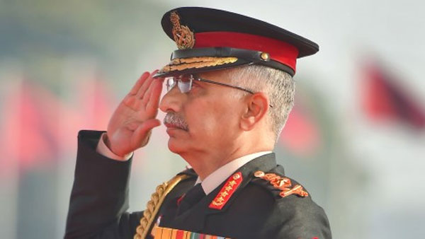 Army chief Manoj Mukund Naravane inspects the guard of honour during the Army Day Parade