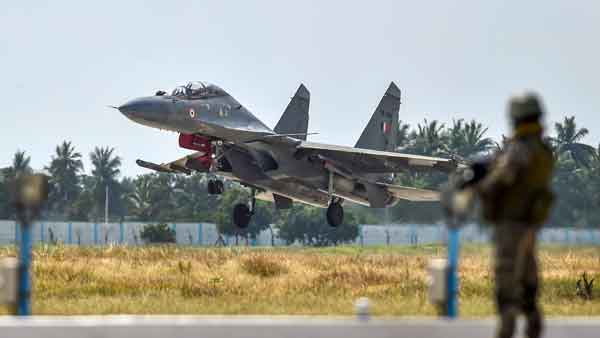 Sukhoi-30MKI fighter aircraft squadron lands at the Thanjavur airbase during its induction ceremony into the Indian Air Force Sukhoi-30MKI fighter aircraft squadron lands at the Thanjavur airbase during its induction ceremony into the Indian Air Force
