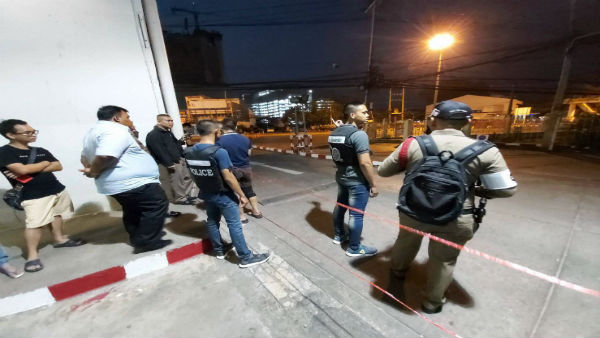 Dozens evacuated from thai mall after gunman goes on shooting spree, kills 20 Dozens evacuated from thai mall after gunman goes on shooting spree, kills 20