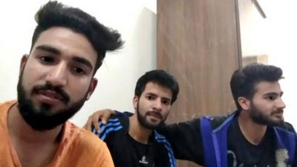 Rs 3 lakh reward for chopping three Kashmiri students tongue: Sri Ram Sena Rs 3 lakh reward for chopping three Kashmiri students tongue: Sri Ram Sena